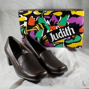 Judith Saturday Shoes NIB
